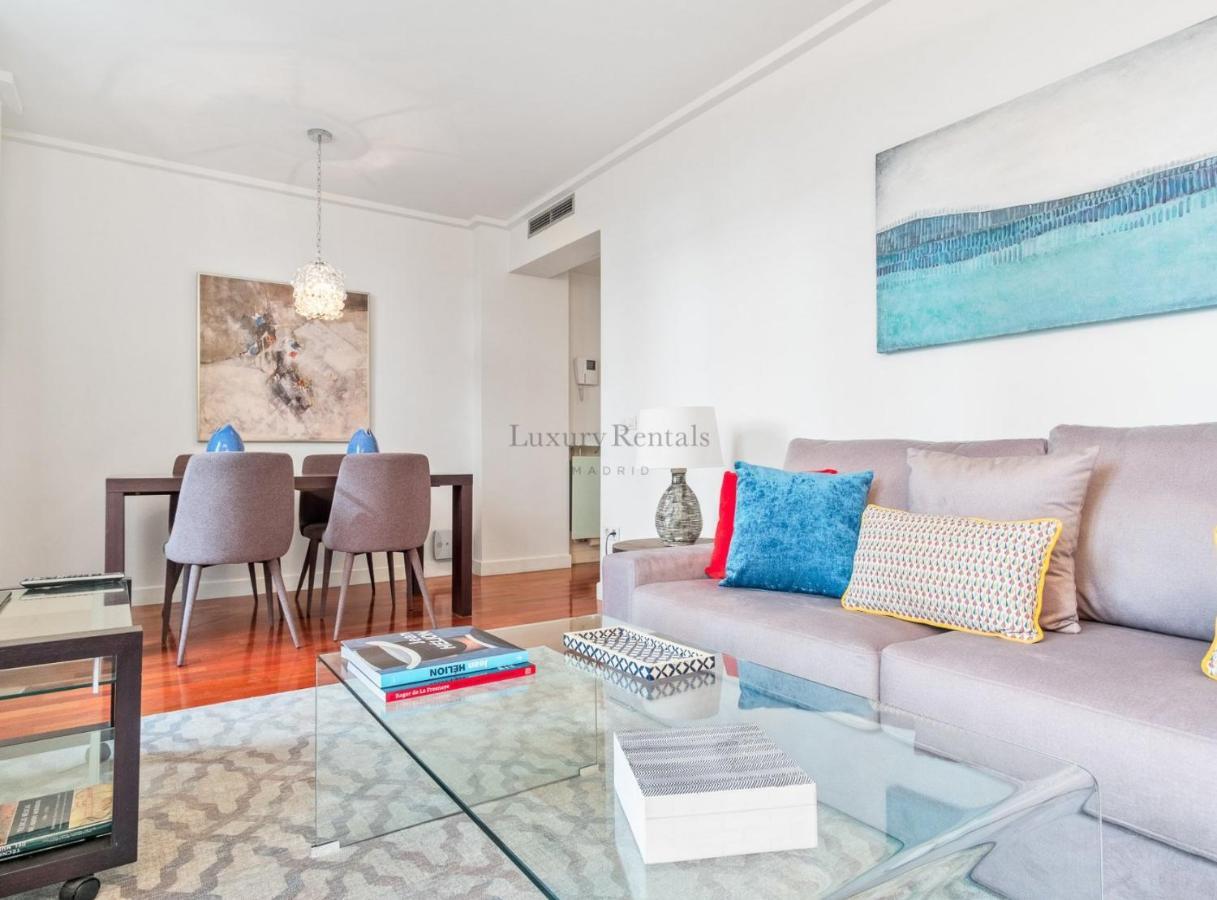 Charming 2-Bedroom Apartment In Retiro Perfect Madrid Location エクステリア 写真