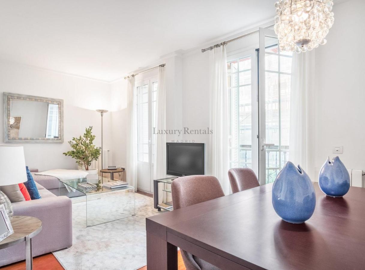 Charming 2-Bedroom Apartment In Retiro Perfect Madrid Location エクステリア 写真